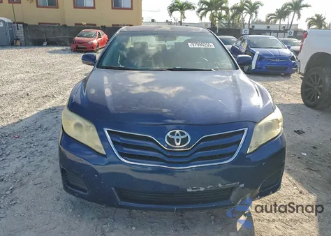 2011 Toyota Camry Base z USA, uszkodzony, nr VIN 4T1BF3EK7BU631225